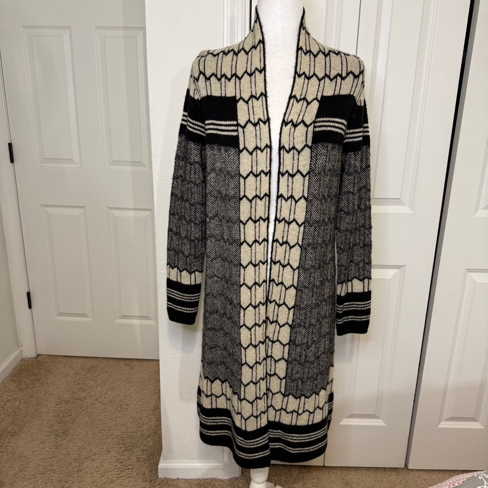 BCBG Maxazria Open Cardigan Knit Open Front Sweater Geometric Ornament Sz M NWT